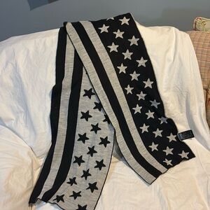 Show your American Pride with this scarf